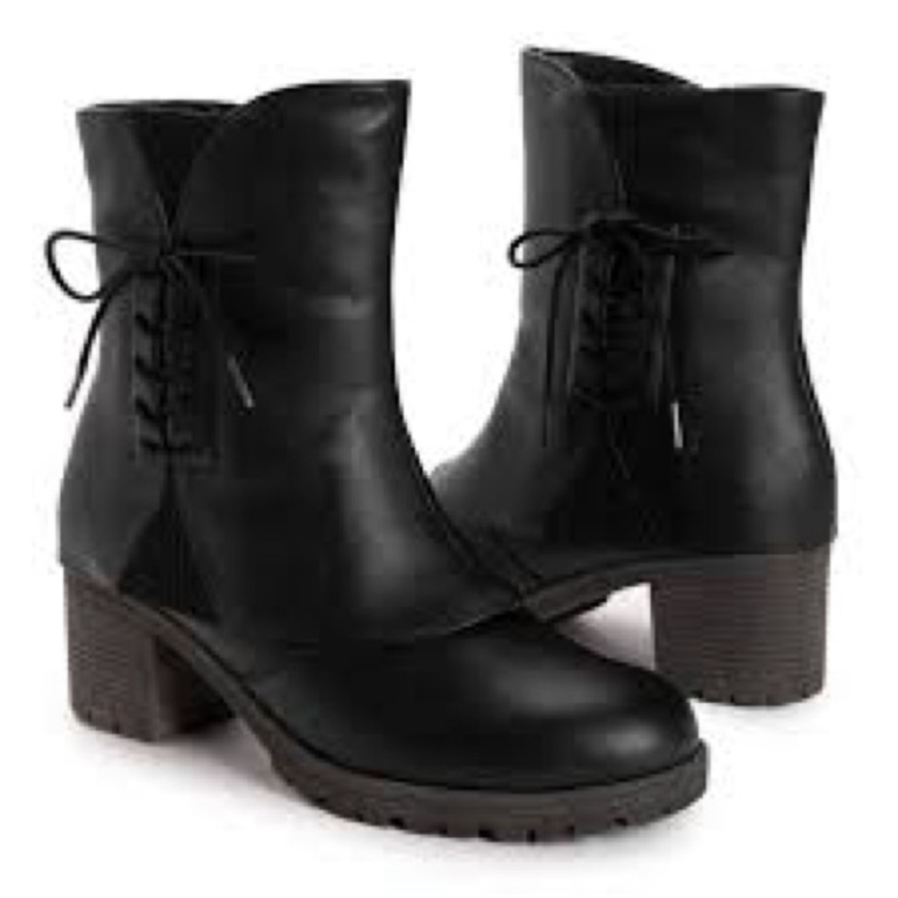 Muk Luks Lucy Lillith black faux leather boots women’s size 10 zipper closure